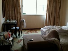 -维也纳酒店(深圳国际会展中心沙井上南店)