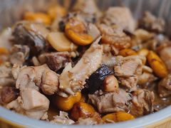 栗子鸡煲-龙桥私厨·姜花菊花过桥鱼·顺德菜(容桂店)