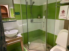 -泸州泸舍酒店(江阳区水井沟步行街店)