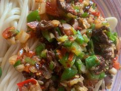 -歹歹的加个面过油肉拌面