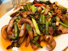 蒜苗拱嘴-江湖黑大兔(杨家坪店)
