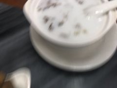 椰汁炖桃胶-黄师奶甜品店