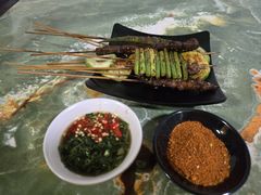 -乔岩保应烧烤店