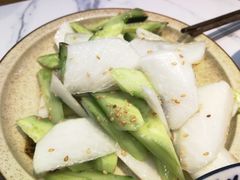 黄瓜萝卜拼盘-清真.德枭炕肉店.青海菜(大新街夜市店)