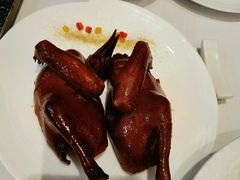 玻璃皮润烧乳鸽皇-北京厨房(SKP店)