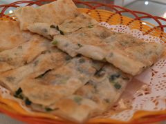 香煎葱油饼-东江渔村·古典园林·30年粤菜老字号(太和店)
