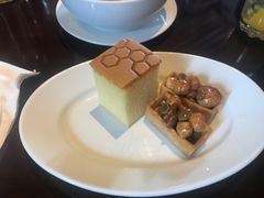 蜂蜜蛋糕和果仁酥-广州富力君悦大酒店·凯菲厅