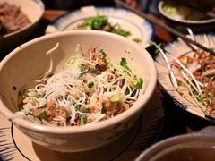 -Cuc Gach Quan Restaurant