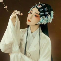 -盘子女人坊古装写真摄影(厦门总店)