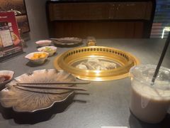 -铭牛烧肉·和牛海鲜自助(高新月牙湖店)