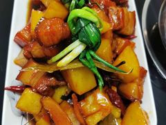 鲜土豆红烧肉-沙龙宴(夷陵广场店)