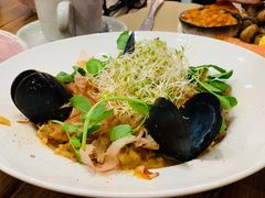 -FLOVIE FLORIST CAFE