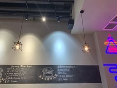 大堂-HELLO 27 意面·沙拉·帕尼尼