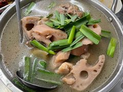 猪弯骨藕汤-小民大排档(光谷店)
