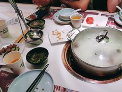-洪氏嗨捞·猪肚鸡火锅(阳光天地店)
