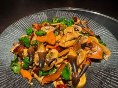 -芸鲜季·云南野生菌餐厅· 云南风物味研社(闵行店)