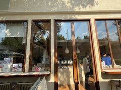 -VERIE BAKEHOUSE