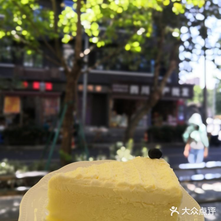 小饼如嚼月,中有酥和饴。中秋必打卡,谷颂轻餐厅。