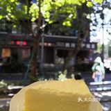 小饼如嚼月，中有酥和饴。中秋必打卡，谷颂轻餐厅。