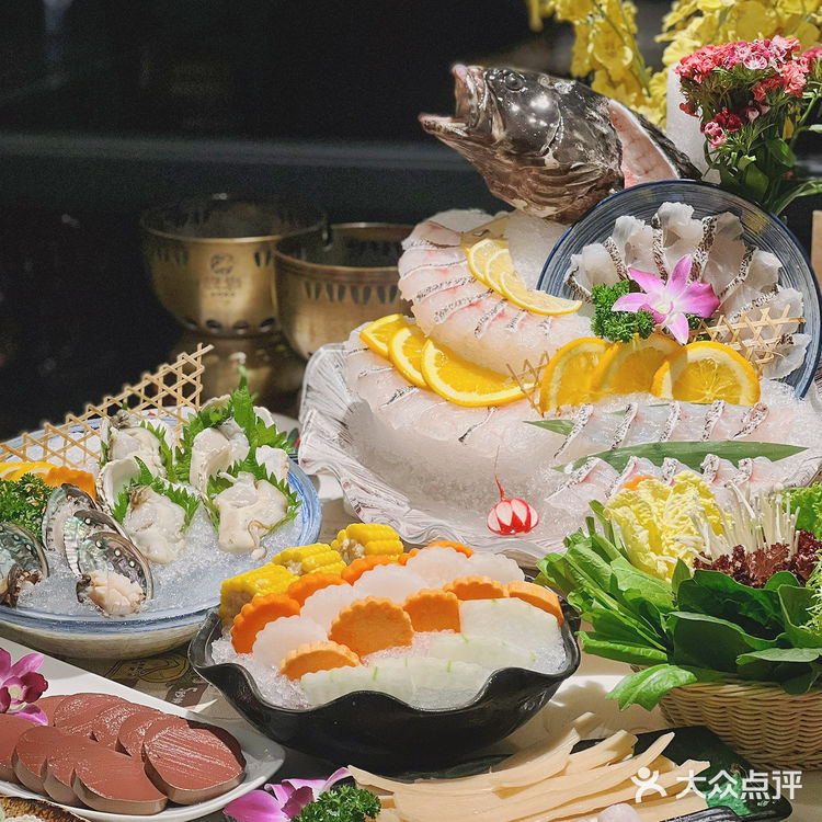 沉浸式海鲜🦞火锅🍲——视觉👀与味觉的盛宴