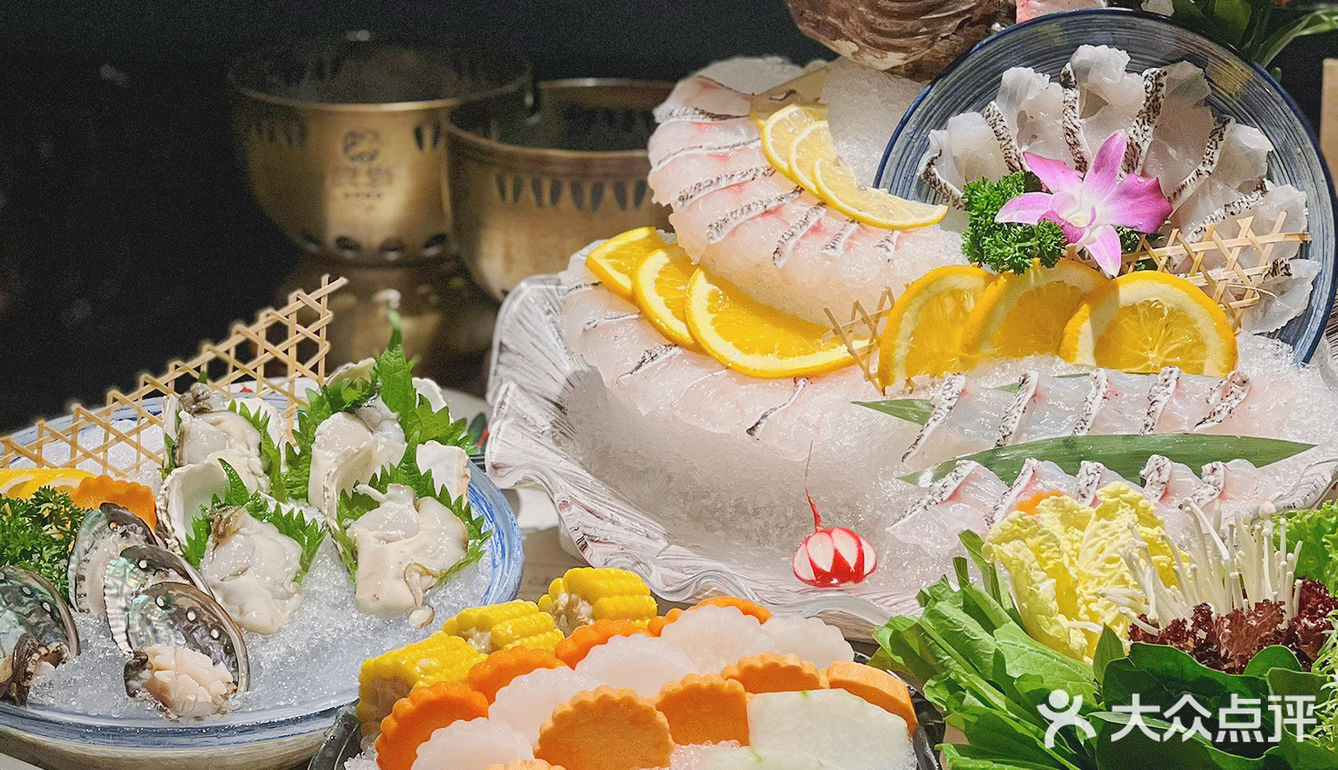 沉浸式海鲜🦞火锅🍲——视觉👀与味觉的盛宴