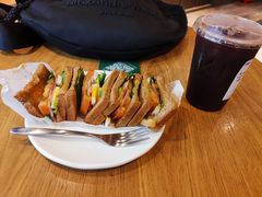 -星巴克臻选(周浦万达店)