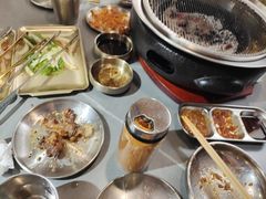 -围炉肉舍•炭烤活鳗•丹东海鲜烤肉(步行街店)