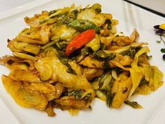 子姜酸菜炒七寸猪肚-星湖愉景酒家