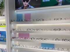 -J-Optical佳视明眼镜·蔡司视觉(青岛金茂览秀城店)