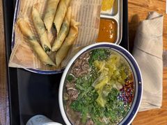 -云阿蛮云南生烫牛肉米线(奉贤路店)