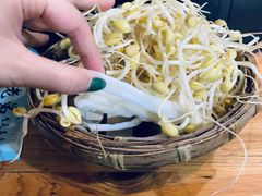 -渝嘴小老弟老火锅(华新村店)