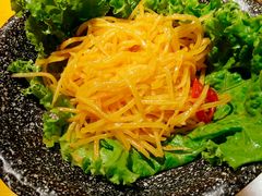 呛拌土豆丝-那胡同里的小烤肉馆(开发区万达店)