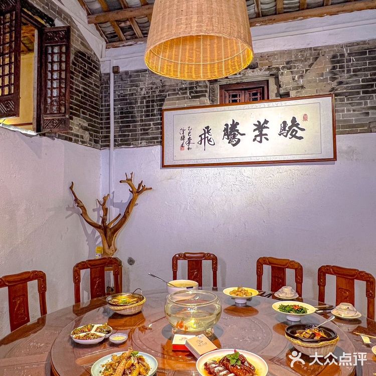 江北藏了个 小岭南 ！这家粤式庭院餐厅美到窒息！