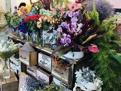 -FLOVIE FLORIST CAFE