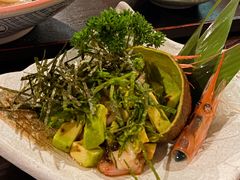 三文鱼牛油果色拉-角落里(中山公园店)