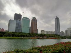 -万绿园
