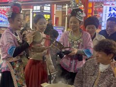 -刘姐啤酒鱼民族演艺餐厅(西街总店)