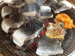 -围炉肉舍•炭烤活鳗•丹东海鲜烤肉(步行街店)