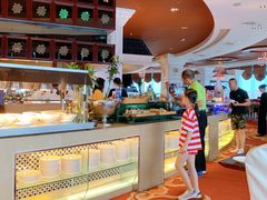 -荣誉国际酒店-云顶旋转餐厅