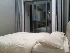 -凯美悦·雲端巨幕City View·Apartment(广州花地湾地铁站店)