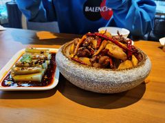 老王头牌黄焖鸡-隔壁老王·家常云南菜(花巷店)