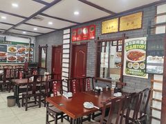 -湖南人家湘菜馆(镇江路店)