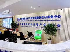 -房地产交易中心-停车场