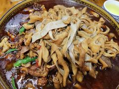-一品红烧鸭特色川菜(三岔湖店)