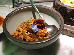 敲糖棒棒鸡-辛香汇·现炒川菜(淮海路百盛店)