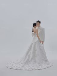 -至臻微拉婚纱摄影