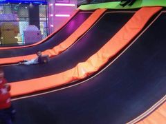 -酷跳蹦床主题公园(万胜广场店)