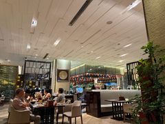 -广州万富希尔顿酒店·感趣自助餐厅·金秋蟹宴生蚝海鲜刺身