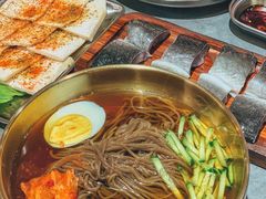 -围炉肉舍•炭烤活鳗•丹东海鲜烤肉(步行街店)