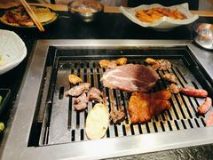 -臻牛烤肉